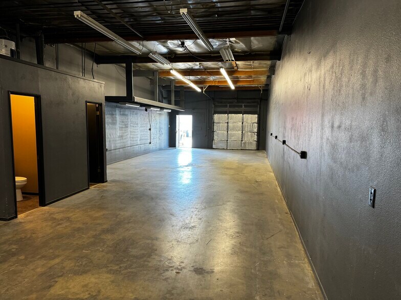 Primary Photo Of 5350 Strohm Ave, North Hollywood Manufacturing For Lease
