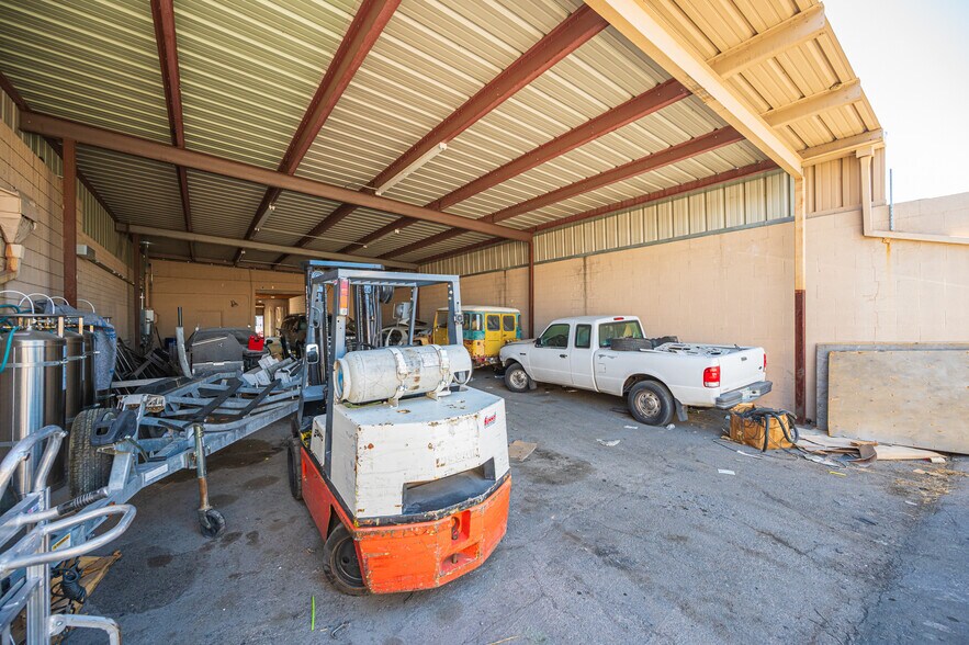 More Photos Of 2310-2315 Western Ave, Las Vegas Warehouse For Lease