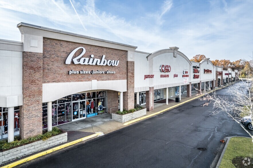 More Photos Of 2747-2769 Wolfcreek Pky, Memphis Unknown For Lease