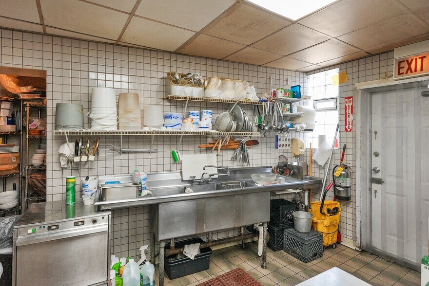 More Photos Of 5772 S Archer Ave, Chicago General Retail For Sale
