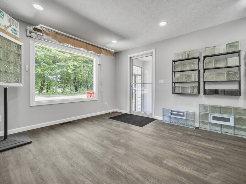 More Photos Of 4018 12th St NW, Canton Light Manufacturing For Sale