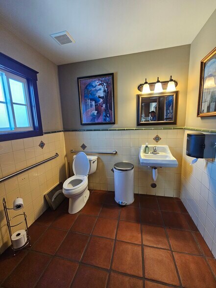 More Photos Of 1334 Chorro St, San Luis Obispo Office For Sale