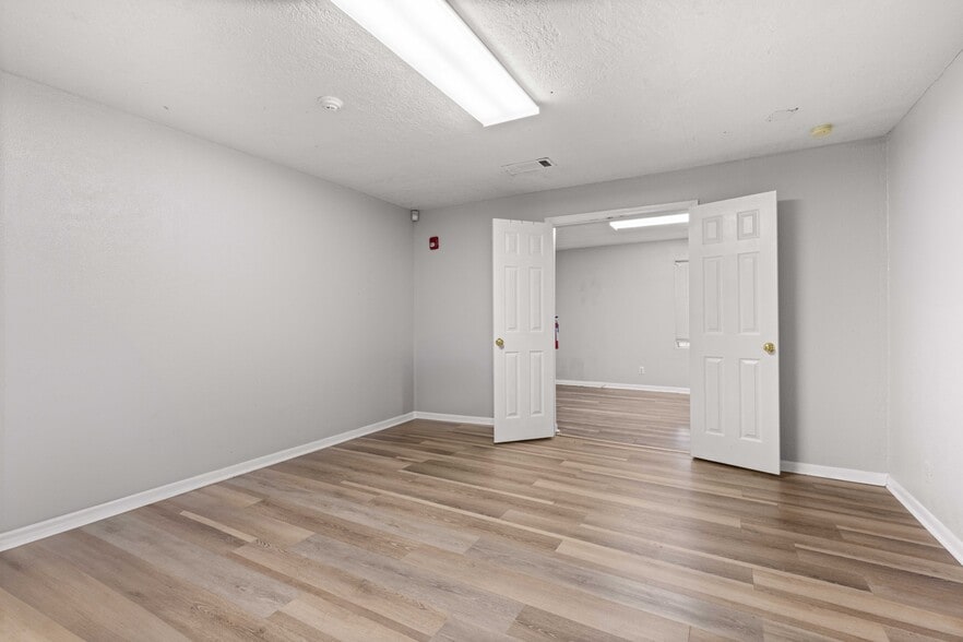 More Photos Of 516 N Tx-3 Hwy, League City Freestanding For Lease