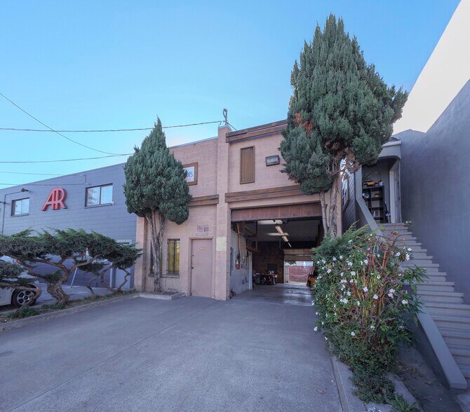 More Photos Of 1093 Montgomery Ave, San Bruno Service For Sale