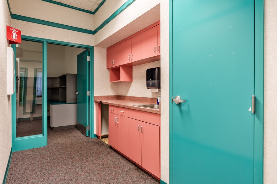 More Photos Of 6212 Material Ave, Loves Park Warehouse For Sale