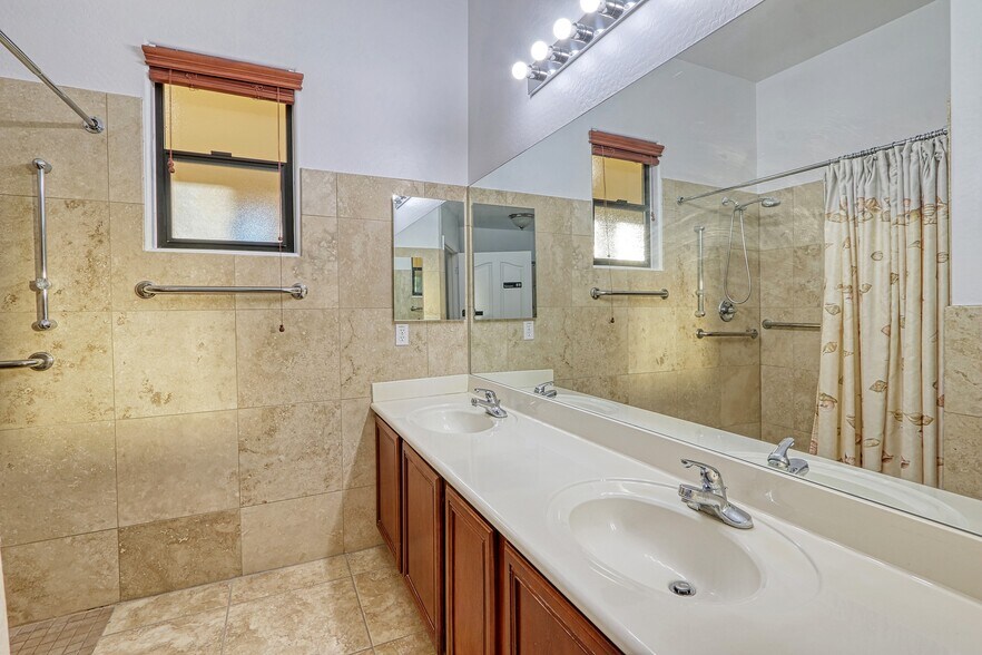 More Photos Of 26808 N 24th Ave, Phoenix Assisted Living For Sale