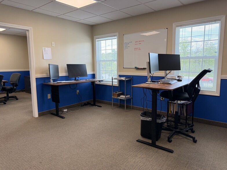 More Photos Of 172 Route 101, Bedford Office For Sale