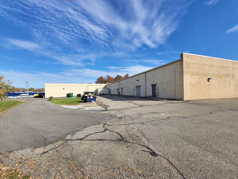 More Photos Of 2018-2028 E 38th St, Erie Unknown For Lease