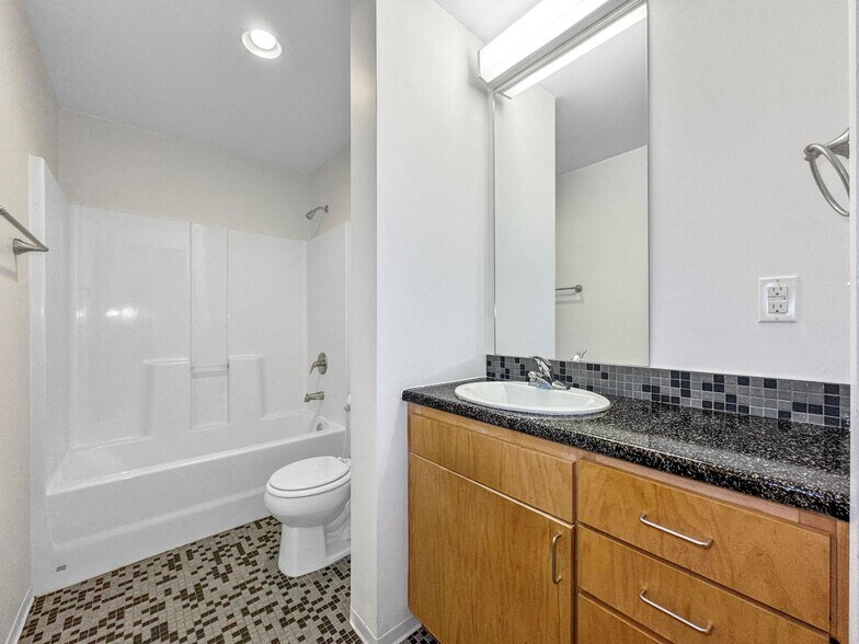 More Photos Of 405 6th Ave, Des Moines Apartments For Lease