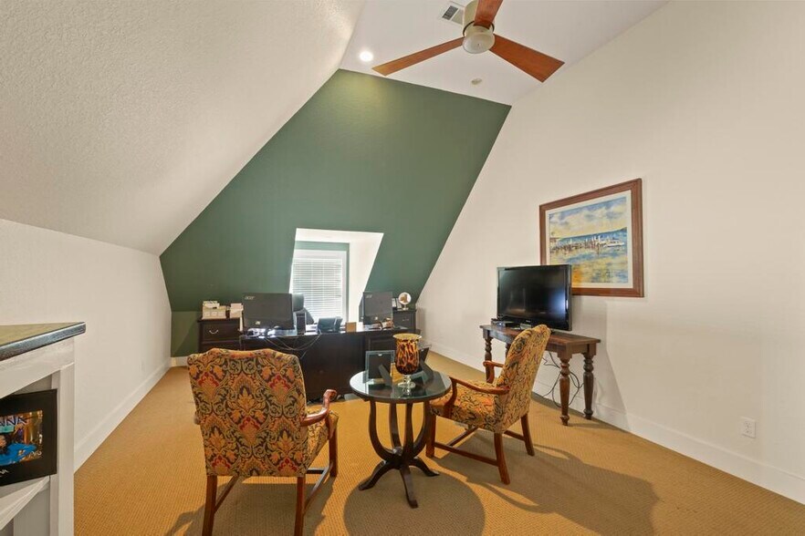 More Photos Of 656 Garden St, Pensacola Office For Sale