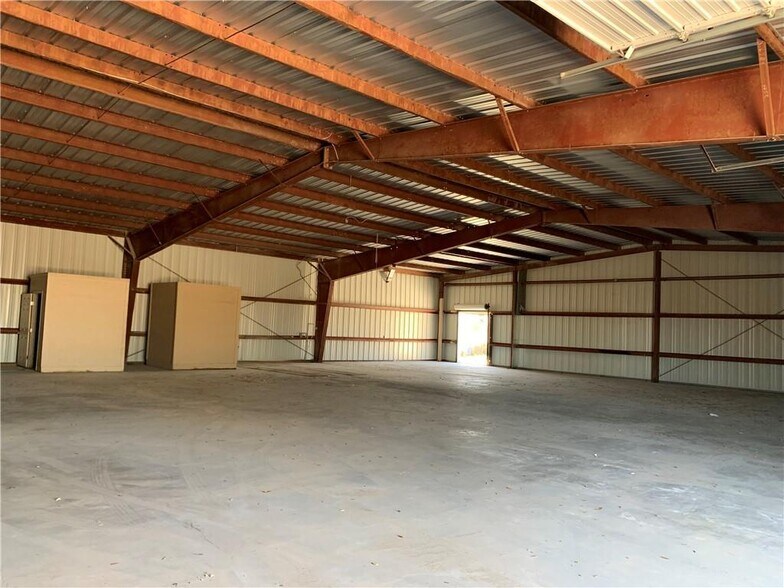 More Photos Of 501 Hereford Rd, Corpus Christi Manufacturing For Sale