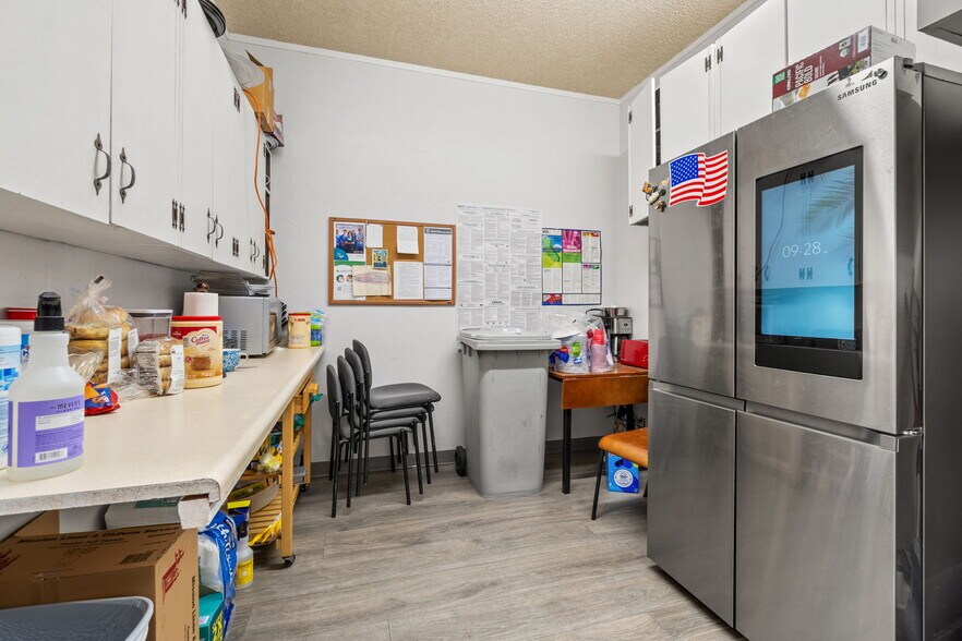 More Photos Of 341 Harris St, Eureka Storefront For Sale