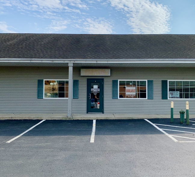 Primary Photo Of 225 N Main St, North Webster Storefront Retail Office For Lease