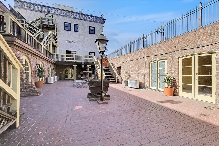 More Photos Of 900-906 2nd St, Sacramento Storefront For Lease