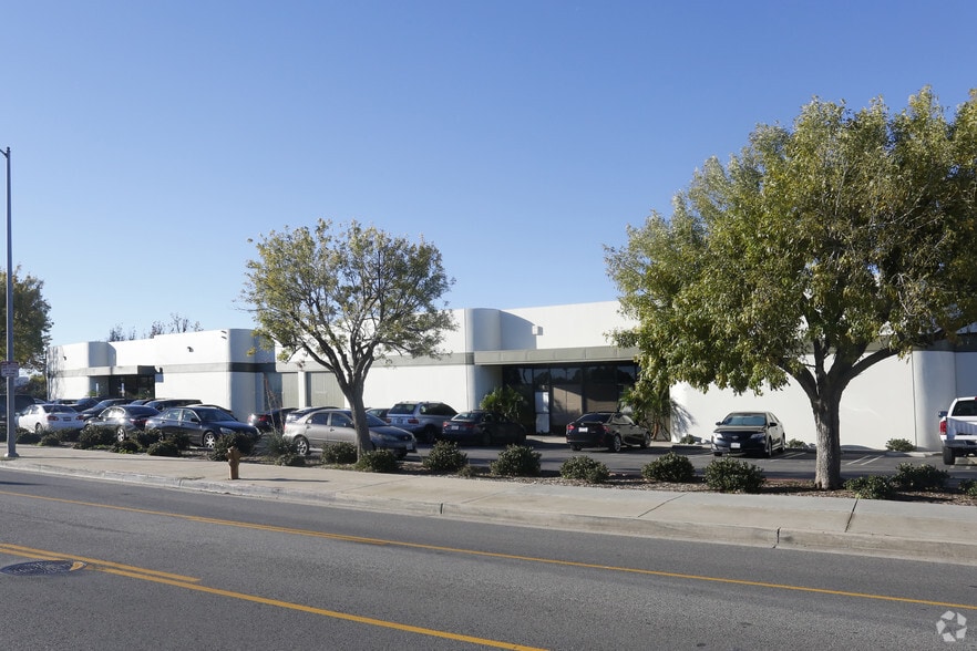More Photos Of 9701-9741 Canoga Ave, Chatsworth Warehouse For Lease