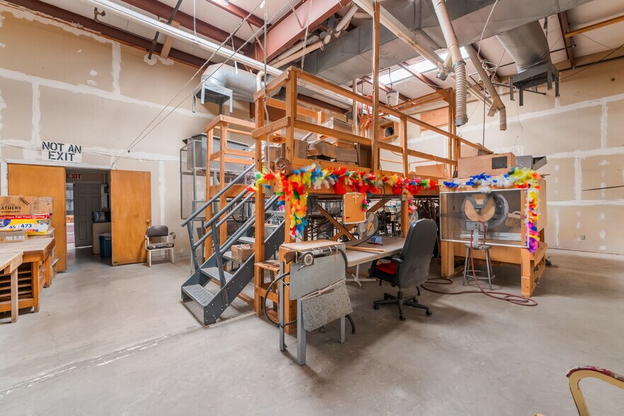 More Photos Of 480 Pat Ave, Overton Industrial For Sale