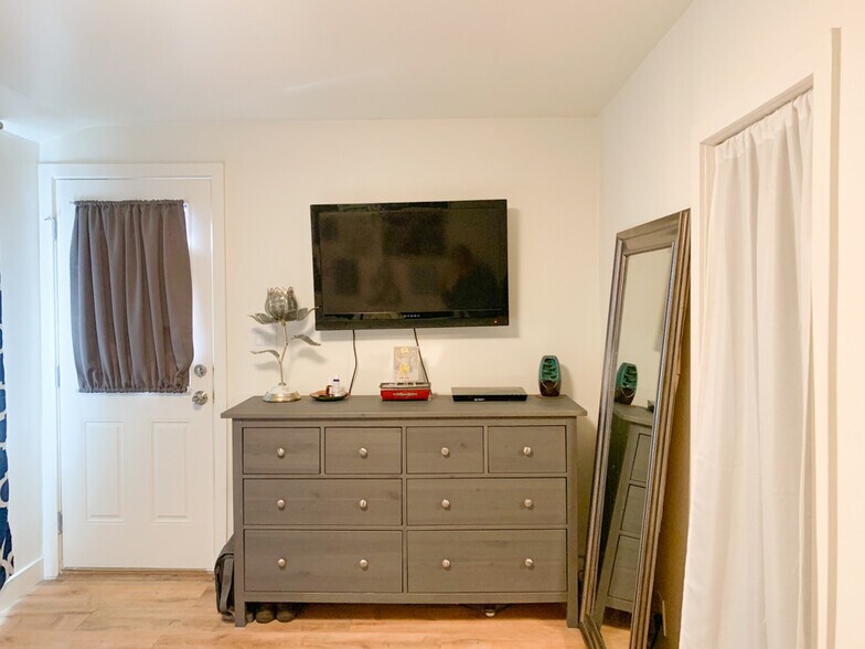 More Photos Of 11835 Gale Ave, Hawthorne Multifamily For Sale