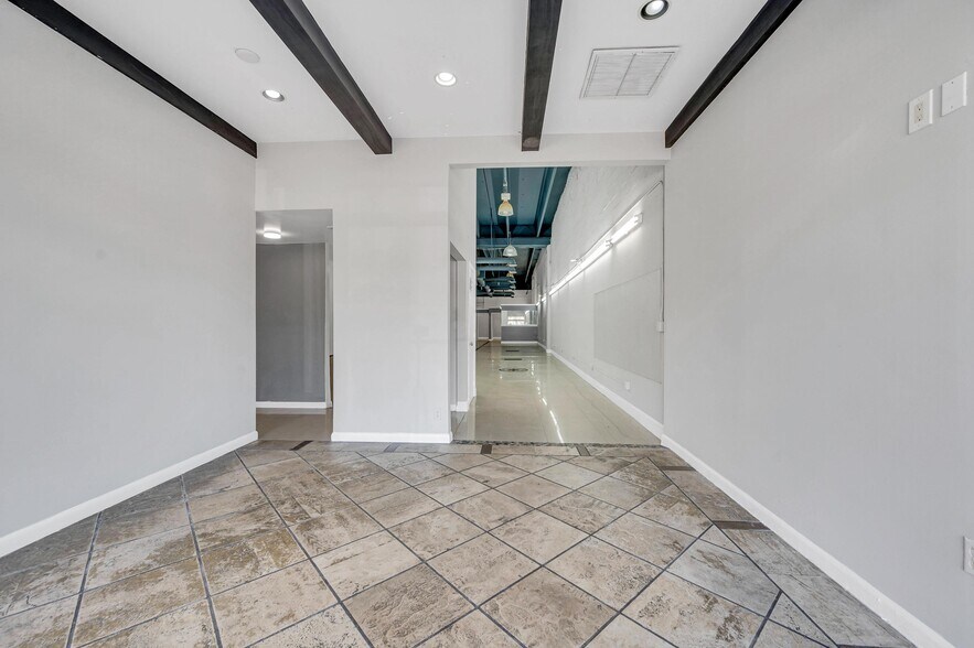 More Photos Of 4720-4796 NW 167th St, Miami Gardens Storefront Retail Office For Lease