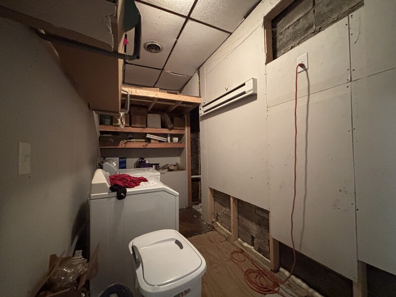 More Photos Of 206 W Main St, Mc Arthur Flex For Sale