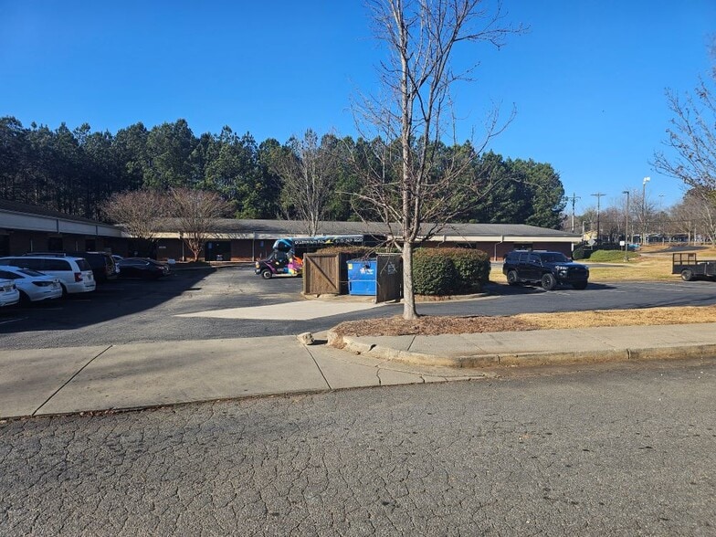 More Photos Of 5509 Radford Rd, Flowery Branch Office For Sale