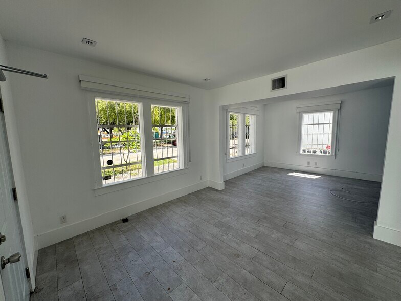 More Photos Of 270 NE 60th St, Miami Office For Lease