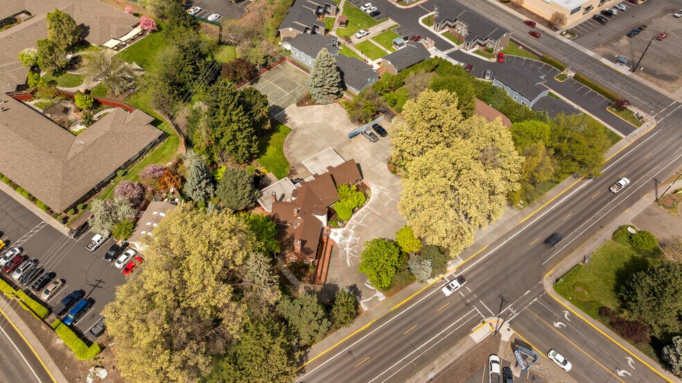 More Photos Of 1001 Cherry Heights Rd, The Dalles Flex For Sale
