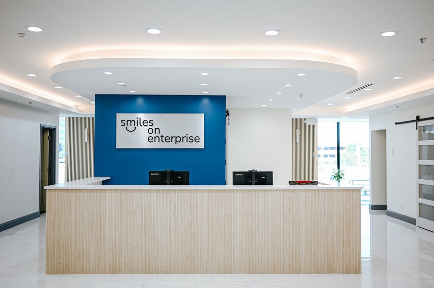 More Photos Of 800 Enterprise Dr, Oak Brook Office For Sale