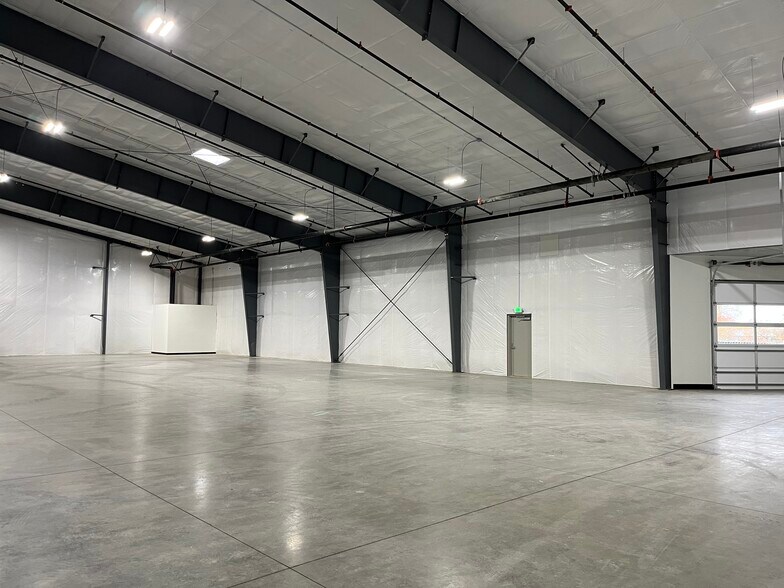 More Photos Of 1400-1442 W Smith Rd, Ferndale Industrial For Sale