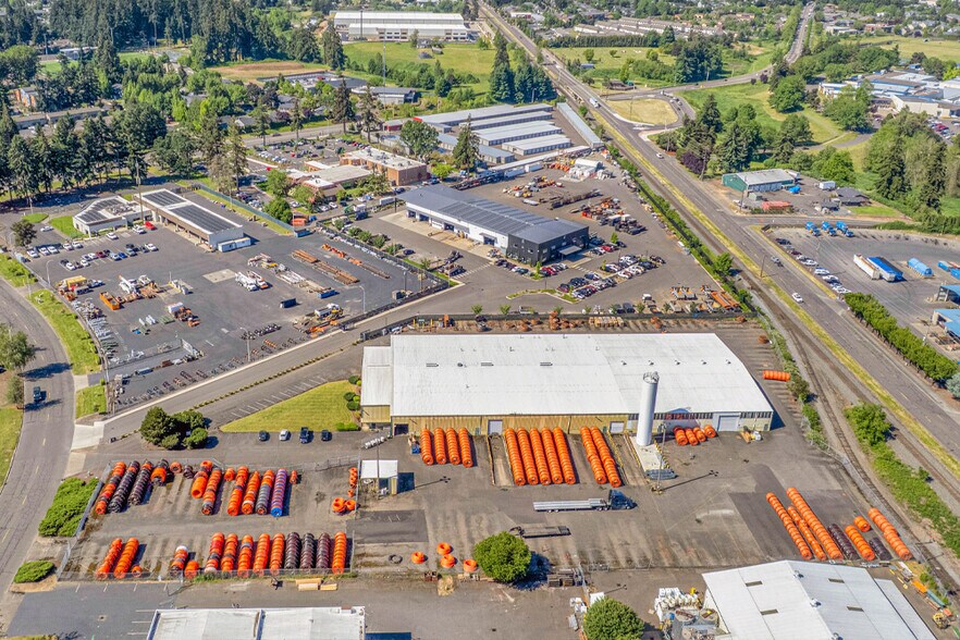 More Photos Of 2257 Progress Way, Woodburn Warehouse For Sale