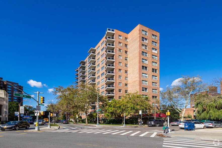 More Photos Of 7031 108th St, Forest Hills Apartments For Lease