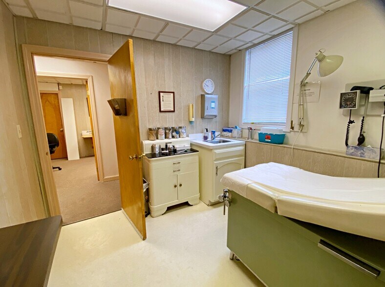 More Photos Of 25 Lowell St, Wilmington Loft Creative Space For Sale