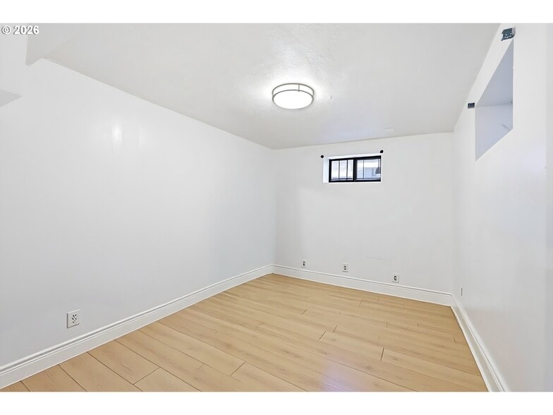 More Photos Of 11324 NE Sandy Blvd, Portland Hotel For Sale