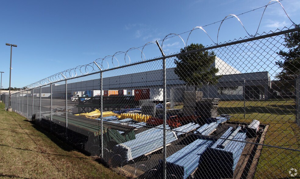 More Photos Of 4650 E Shelby Dr, Memphis Distribution For Lease