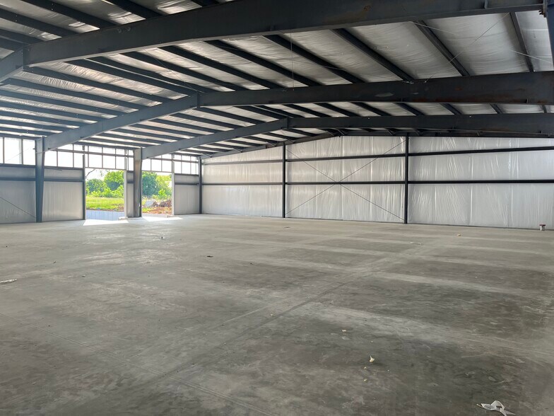 More Photos Of 578 Kelly Rd, Bowling Green Manufacturing For Sale