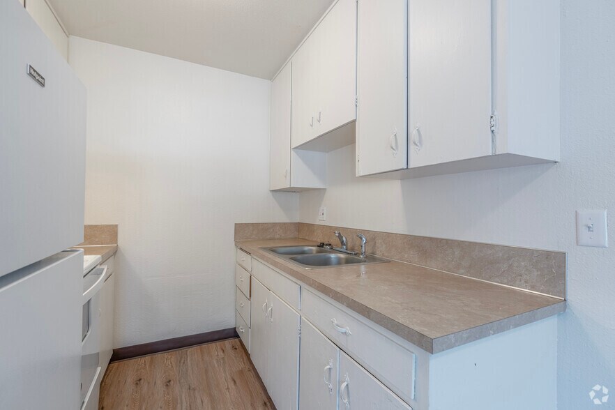 More Photos Of 2510-2560 Broadway St NE, Salem Apartments For Sale