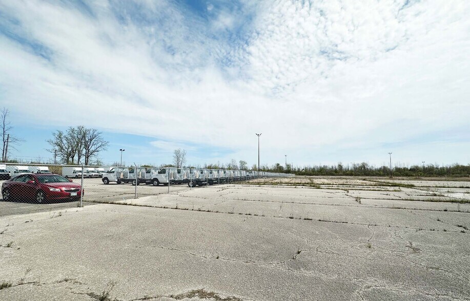 More Photos Of 900 Helena St, Fort Erie Land For Lease