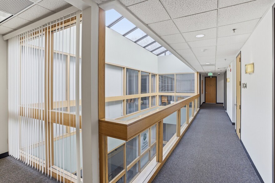 More Photos Of 101 Cambridge St, Burlington Medical For Lease