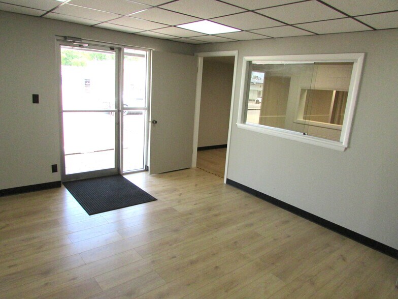 More Photos Of 1907 N 11th St, Muskogee Office For Lease
