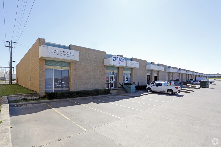 Primary Photo Of 3200-3220 Dalworth St, Arlington Distribution For Lease