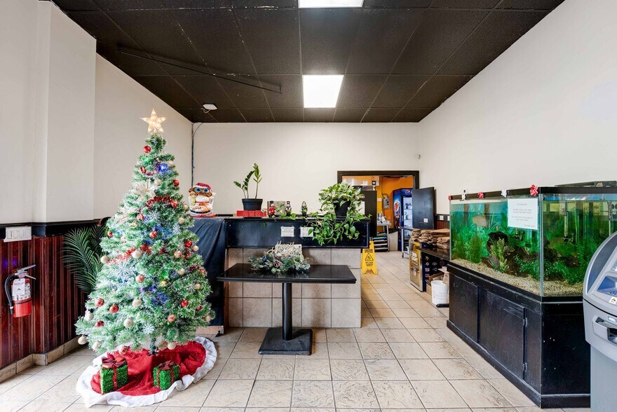 More Photos Of 231 St Paul St W, St Catharines General Retail For Sale