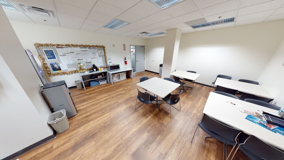 More Photos Of 5025 Bradford Dr, Huntsville Unknown For Lease