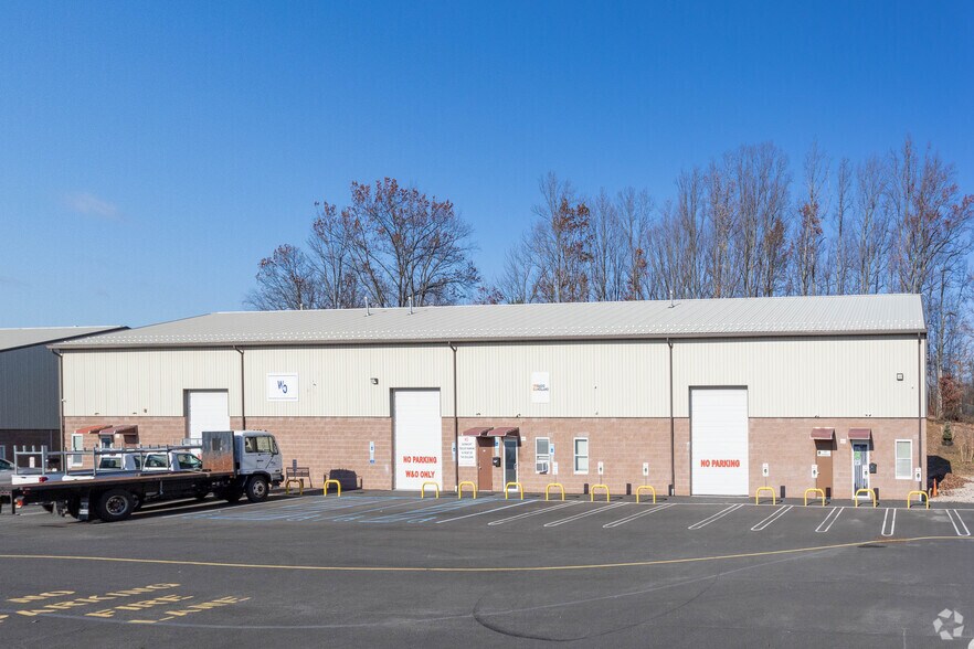 More Photos Of 242 Possum Hollow Rd, Monroe Township Warehouse For Lease