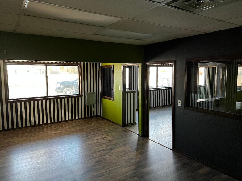 More Photos Of 3618 US Highway 59, Grove Freestanding For Lease