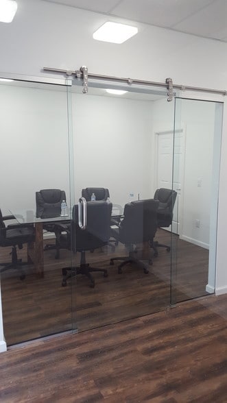 More Photos Of 1689 E Main St, Columbus Office Residential For Lease