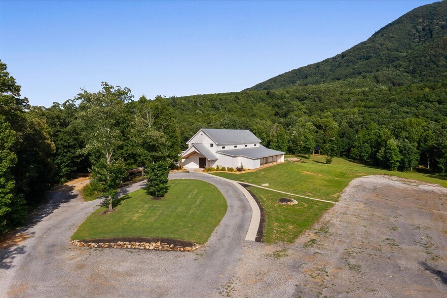 More Photos Of 2948 Holly Creek Cool Sprgs Rd, Chatsworth Specialty For Sale