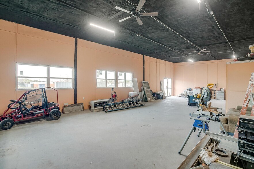 More Photos Of 4920 Tin Top Rd, Weatherford Office For Sale