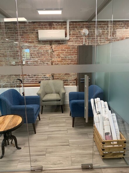 More Photos Of 13531 Kew Gardens Rd, Richmond Hill Loft Creative Space For Sale