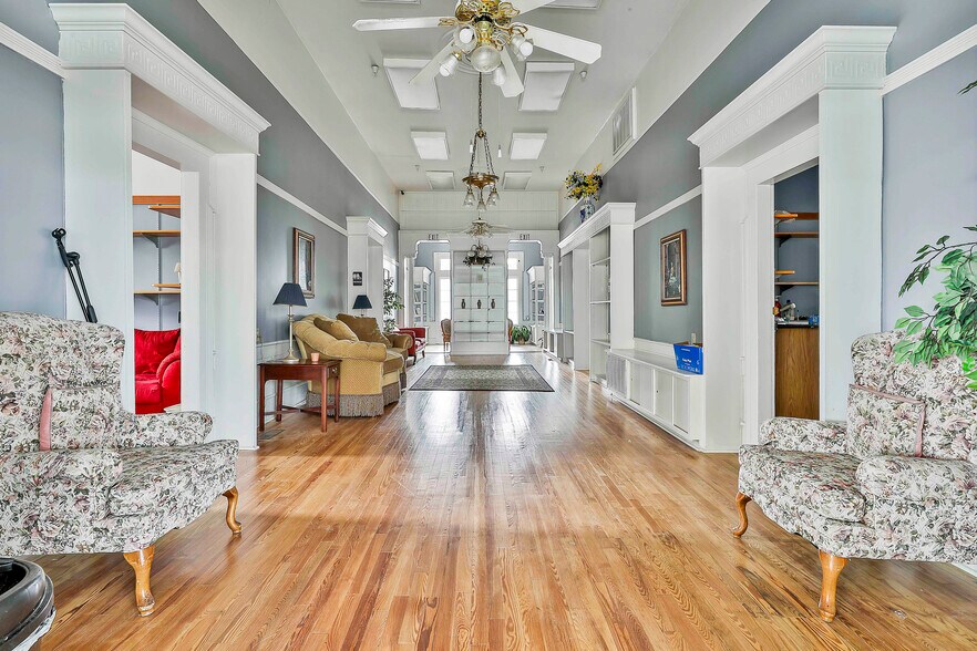 More Photos Of 605 Hill St, Lagrange General Retail For Sale