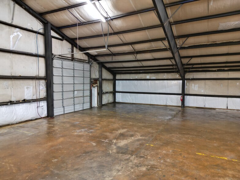 More Photos Of 158 American Way, Madison Distribution For Lease