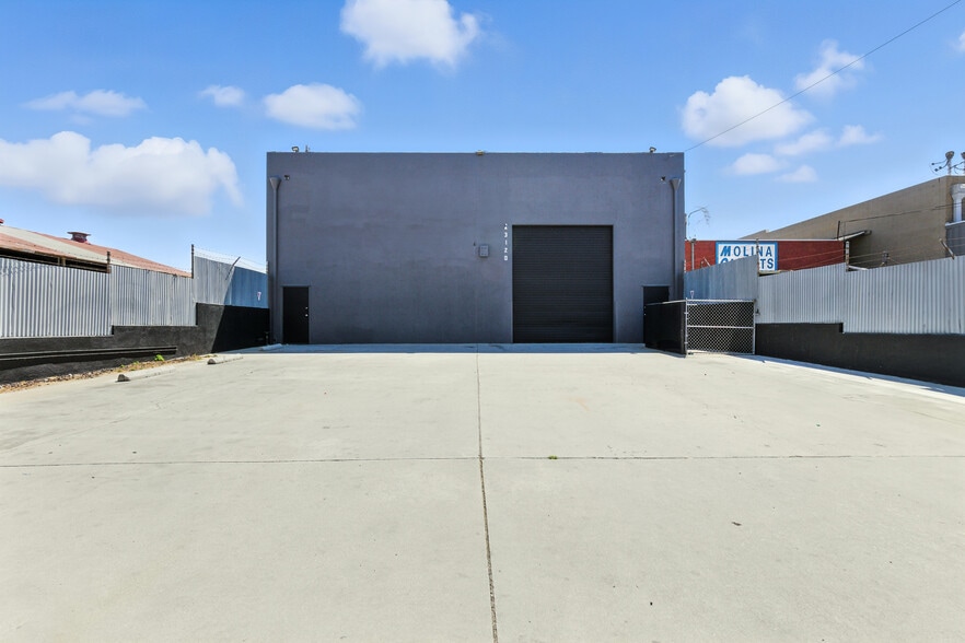 Primary Photo Of 23120 Mariposa Ave, Torrance Warehouse For Sale